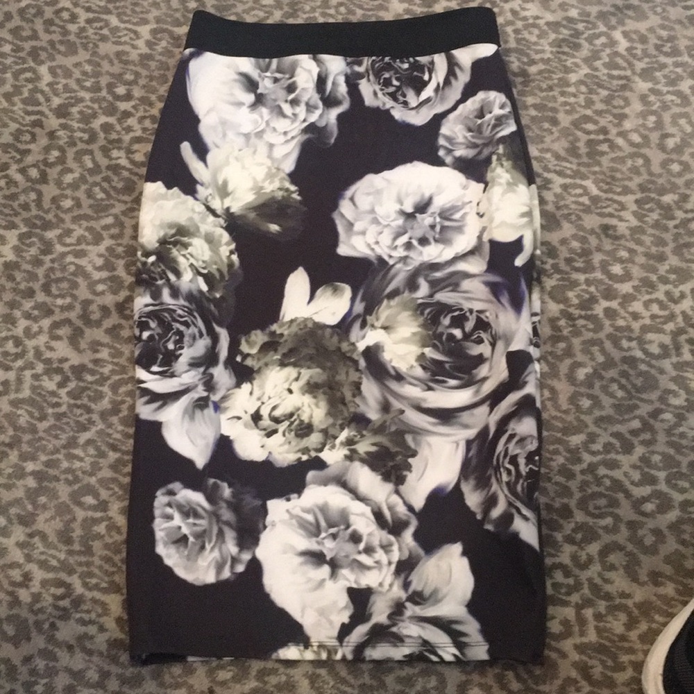 💋FABULOUS ZARA SKIRT 💋